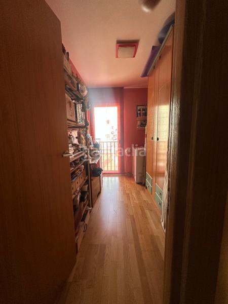 Foto fe90f298-3627-46b5-98d8-b1187ce9b3ee. Reihenhaus mit heizung parking in Centre Viladecans