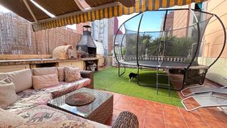 Reihenhaus in Almeda - El Corte Inglés. Encantadora casa con piscina y amplios espacios en la exclusiva