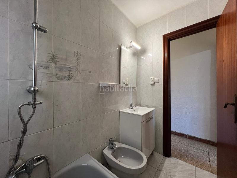 Foto 692e59f0-1d0e-4b13-8940-18bea3c1f89c. Piso oportunidad ! piso luminoso y con terraza exterior en Ripollet