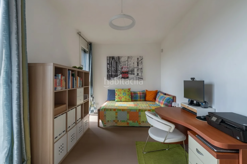 Foto 30b567a9-42b7-428e-9c51-0d8fca1c786c. Duplex with parking in Covadonga Sabadell