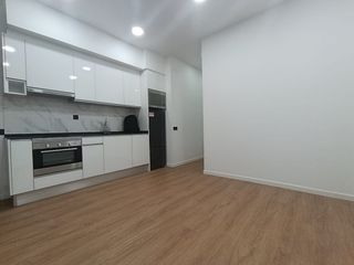 Rez-de-chaussée à Sants