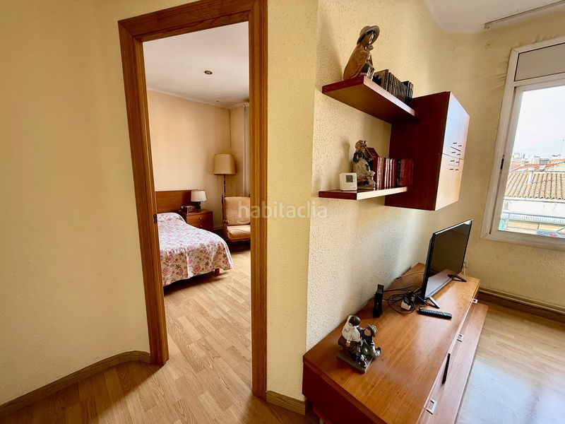 Foto 0ba4af4b-684d-4aa5-a85f-7a16b89310a6. Piso en Centre Cornellà de Llobregat
