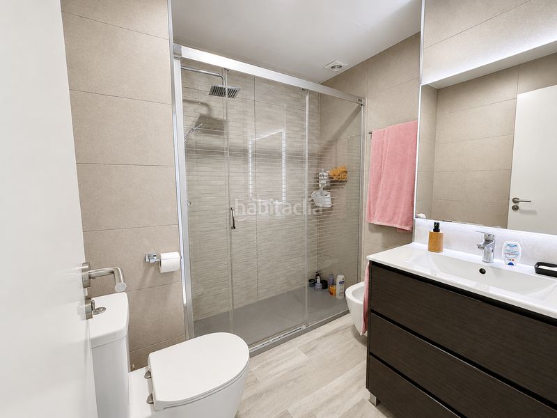 Foto 0bed2810-f351-4708-8e75-53cfdd4a16f2. Dúplex a Centre Cornellà de Llobregat