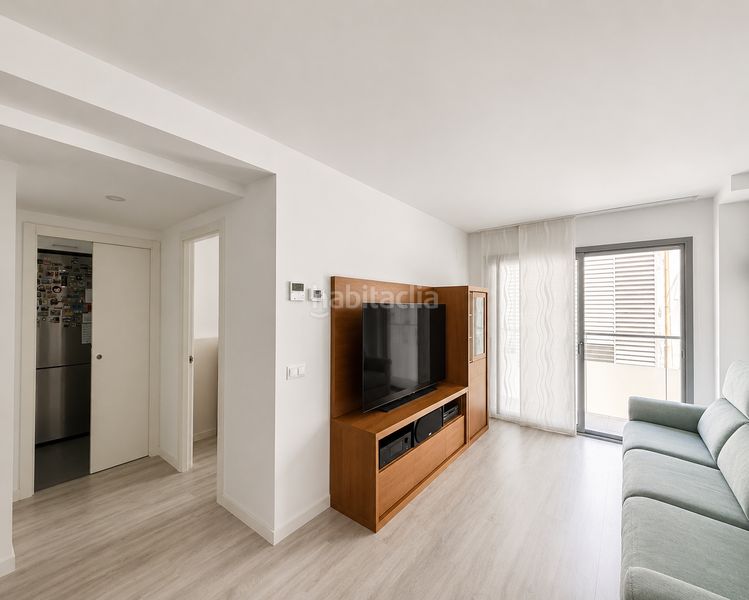 Foto a083ca44-f4e5-45b7-839d-b88c61b8b640. Dúplex a Centre Cornellà de Llobregat
