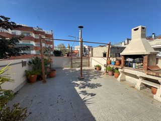 Casa adossada a Covadonga. Chalet adosado con múltiples posibilidades y gran terraza