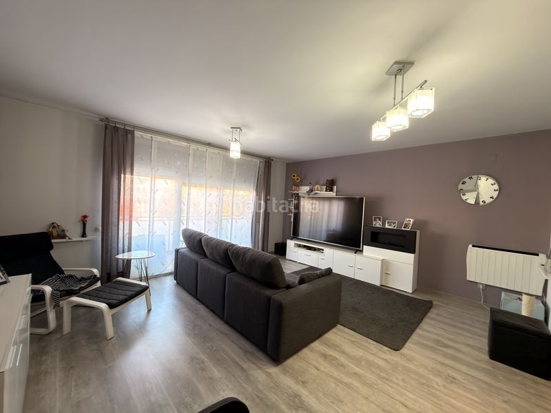 Foto 43e54582-94d5-4f85-b8f9-e20ef318ca61. Dúplex amb calefacció aparcament a Riera Cornellà de Llobregat