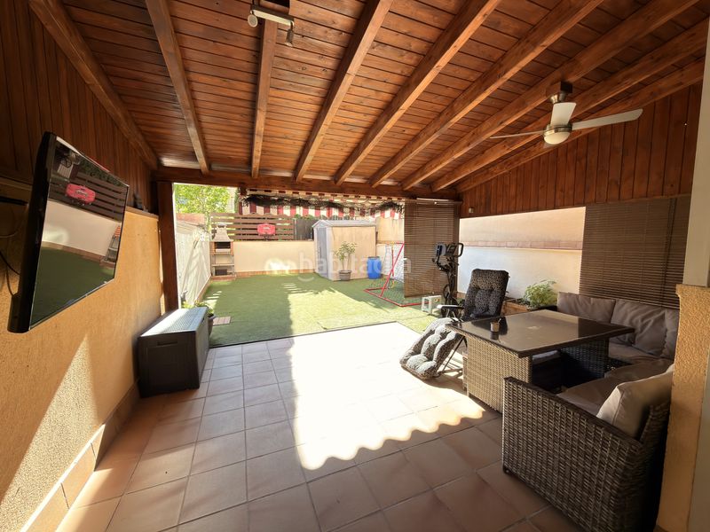 Foto 675ab36d-7aea-4129-80c6-32ba79da3137. Dúplex amb calefacció aparcament a Riera Cornellà de Llobregat