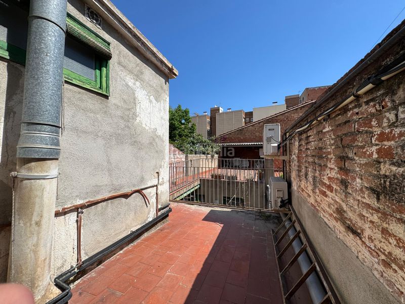 Foto 2ccda2df-ac36-49e2-8ed7-a44ea2e173df. Casa adossada amb calefacció aparcament a Centre Sabadell