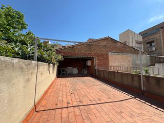 Reihenhaus in Centre. Chalet  con terraza y parking en el centro de sabadell