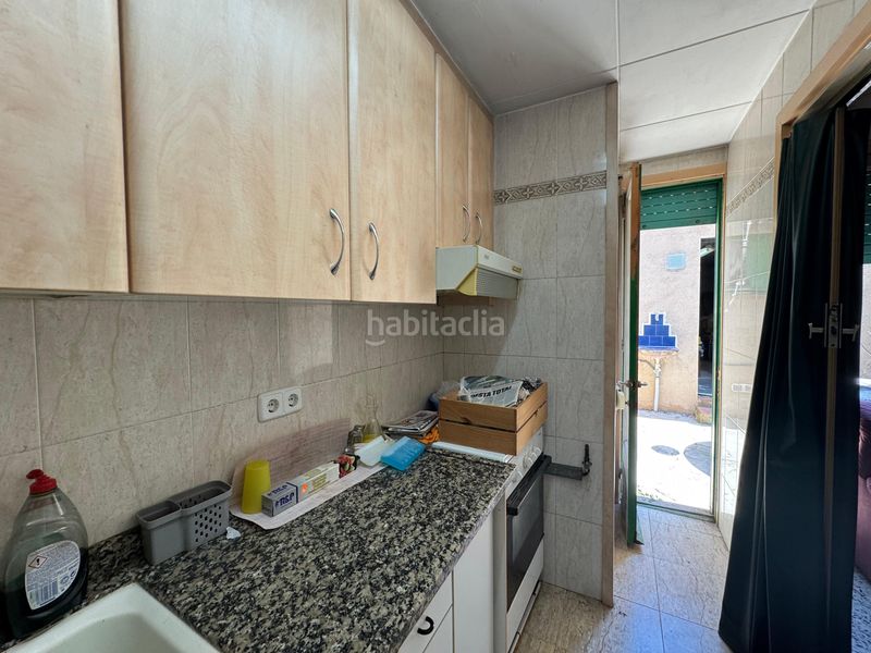 Foto b1334a6d-3c6c-495b-840b-11e5d4c2cd36. Casa adossada amb calefacció aparcament a Centre Sabadell