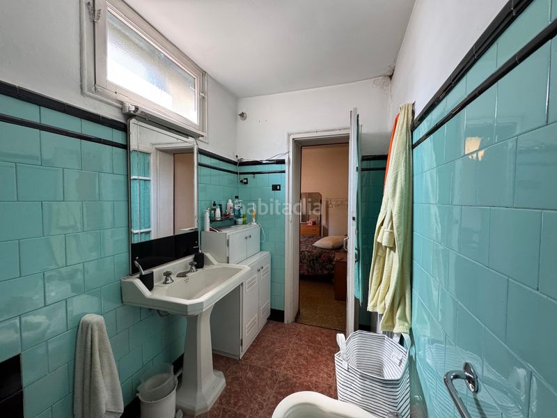 Foto f8350108-7cc4-4dea-8a43-7261895b2cf1. Casa adossada amb calefacció aparcament a Centre Sabadell