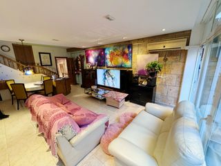 Casa a schiera in Creu Alta. Chalet adosado reformado con parking