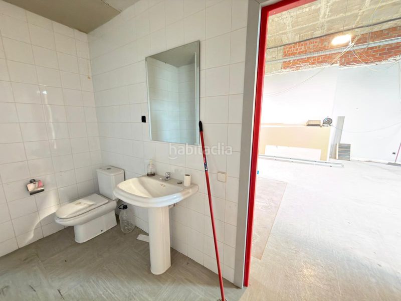 Foto 15a34a03-7af6-452a-9071-f98fff7b8e9a. Local comercial a Almeda - El Corte Inglés Cornellà de Llobregat