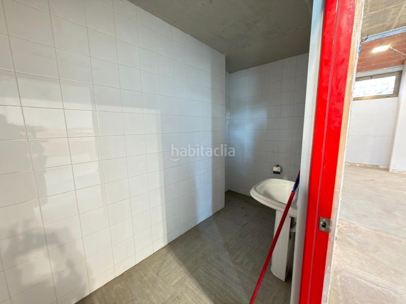 Foto 8c165f02-fe76-4eef-b06a-6eb1ee6d3c60. Local comercial a Almeda - El Corte Inglés Cornellà de Llobregat
