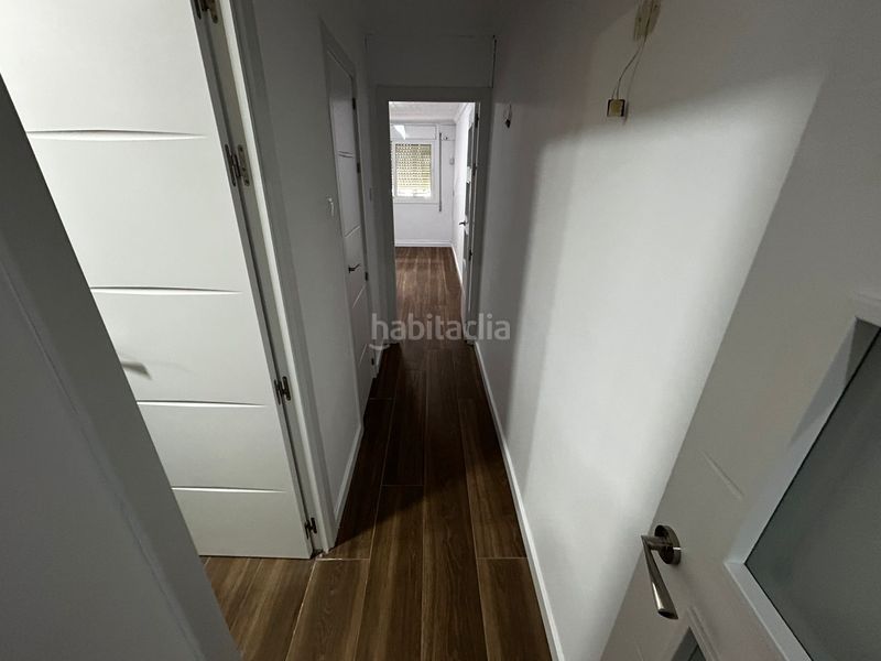 Foto 3bd181de-c2b6-4613-956f-508e819d6d4a. Planta baixa a La Gavarra Cornellà de Llobregat
