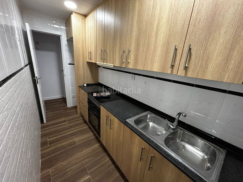 Foto 4ce7a1ca-f2fd-4e4c-a2a4-d3127111f3e3. Planta baixa a La Gavarra Cornellà de Llobregat