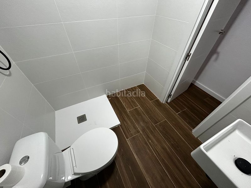 Foto e11b2c9c-80ef-4f3b-948e-7375c5a98d14. Planta baixa a La Gavarra Cornellà de Llobregat
