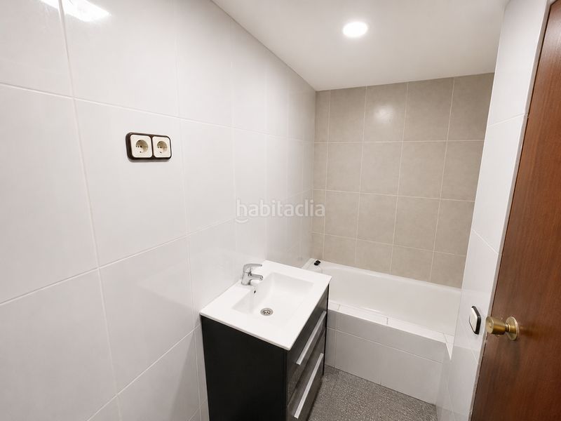 Foto 430d0dd1-9dfa-4b1b-9418-6ba7278f87f4. Pis a La Gavarra Cornellà de Llobregat