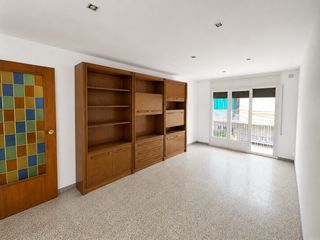 Pis a La Gavarra. Fantastico piso de 4 habitaciones