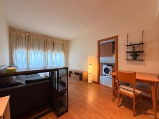 Appartement à Centre. Piso con 3 dormitorios en una finca del 2001 con ascensor
