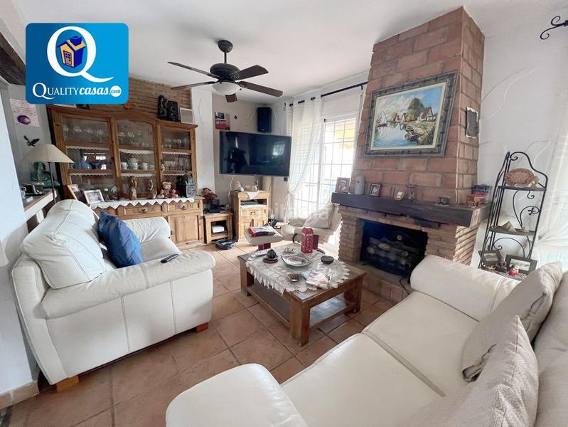 Foto 3b801f9c-ae98-4828-a0a3-da55d5e17999. Chalet  en venta en nucia la, 4 dormitorios. en Nucia (la)