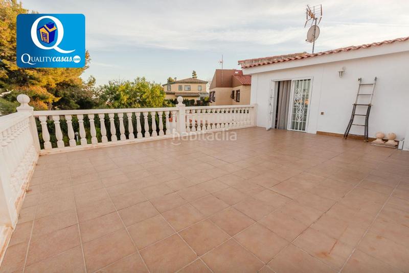 Foto f1330c2b-1a00-4501-94c7-a1f51736f8c0. Chalet  en venta , 4 dormitorios. en Almajada-Ravel Mutxamel