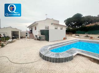 Xalet a Busot. Chalet en venta en los patos, 6 dormitorios.