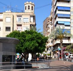 Maison à Barrio del Centro. Unifamiliar en venta en centro, 3 dormitorios.