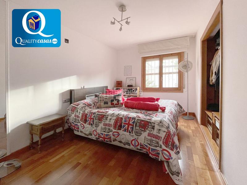 Foto 68c0150b-f0db-4736-a6b4-8d8f1f0e5903. Casa adossada a Busot