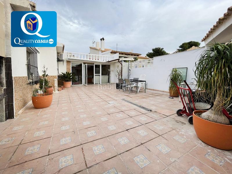 Foto 7c78aa9e-bcbf-47b4-9d1d-7162b1042b7e. Casa adossada a Busot