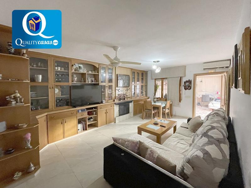 Foto a6ac6bf0-6b8b-43b4-97f6-68b67648a63e. Casa adossada a Busot