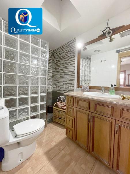 Foto c53e0f9d-ca1b-43da-a01d-345a973c9fc9. Casa adossada a Busot