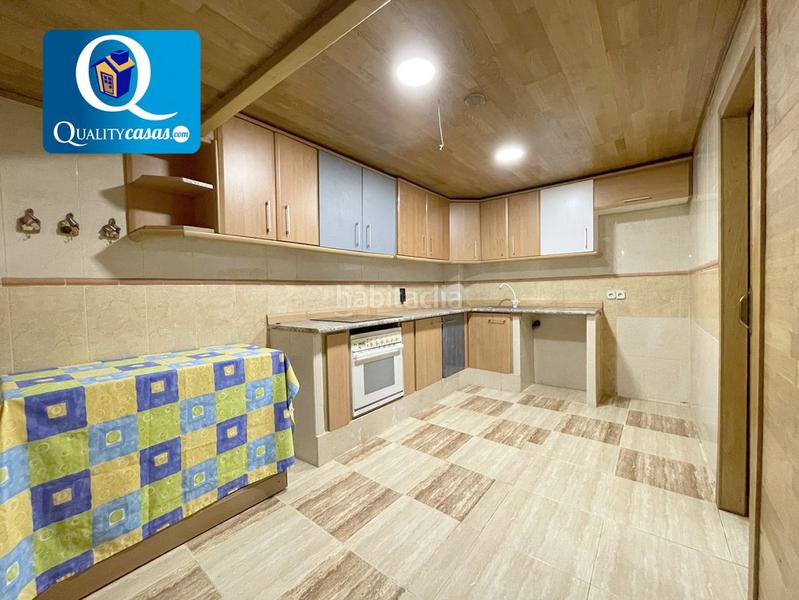 Foto fbdf8e14-a24e-4c27-9243-df749c0af422. Casa adossada a Busot