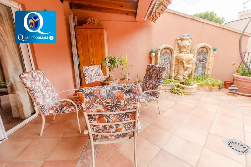 Foto ea428378-1b4b-46c9-bb36-5fcd3b6d96b5. Casa a schiera con parcheggio in Crevillente