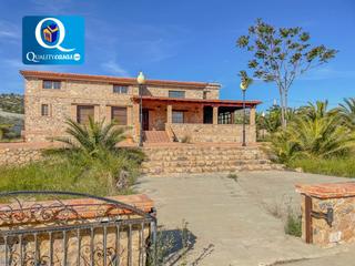 Xalet a Pedanías Este. Chalet en venta en aspe, 8 dormitorios.