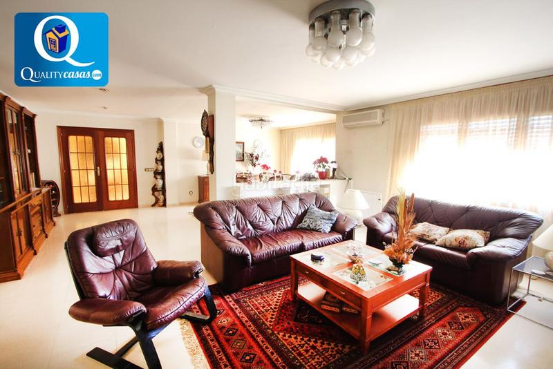 Foto 8bdbd0d1-103b-418d-bc21-e285e059cff7. Xalet amb aparcament a Alzabares Elche / Elx