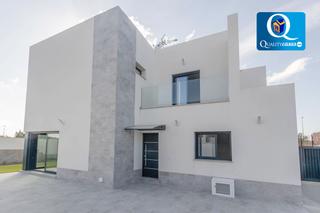 Xalet a Centro. Chalet en venta en mutxamel, 3 dormitorios.