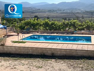 Xalet a San Crispín-Huerta Nueva-Estación. Chalet en venta en elda, 4 dormitorios.