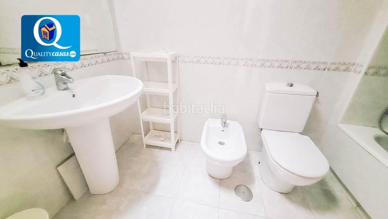 Foto d011686f-20c4-4d21-9607-f5cd3809e1dd. Casa adossada amb aparcament piscina a Pueblo Español-Coveta Fumá Campello (el)
