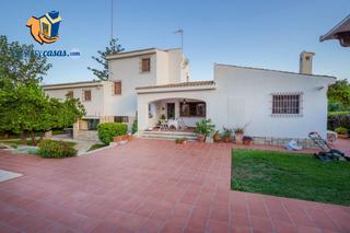 Chalet à Centro. Chalet en venta en sant joan dalacant, 5 dormitorios.