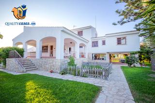 Xalet en Centro. Chalet en venta en sant joan dalacant, 5 dormitorios.