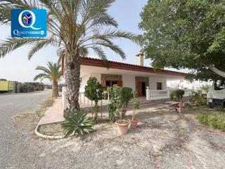 Chalet à Montnegre. Chalet en venta en bonalba, 5 dormitorios.