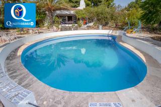 Xalet a Coloma. Chalet en venta en monte casino, 2 dormitorios.