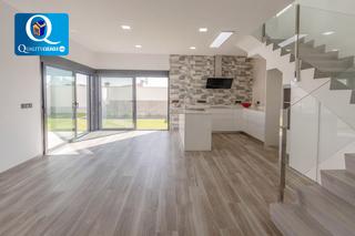 Casa adossada a Centro. Adosado en venta en mutxamel, 3 dormitorios.
