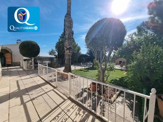 Chalet in Los Girasoles. Villa en venta en el raspeig, 4 dormitorios.