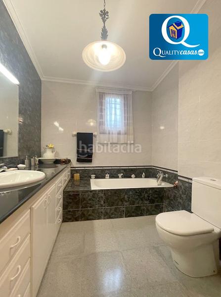 Foto 012f3c8c-fc61-4446-ad50-dd4e970f61eb. Chalet villa en venta en elcheelx altabix, 5 dormitorios. en Elche / Elx