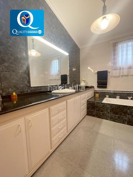 Foto 52b92c66-4216-4075-9263-34f502027036. Chalet villa en venta en elcheelx altabix, 5 dormitorios. en Elche / Elx