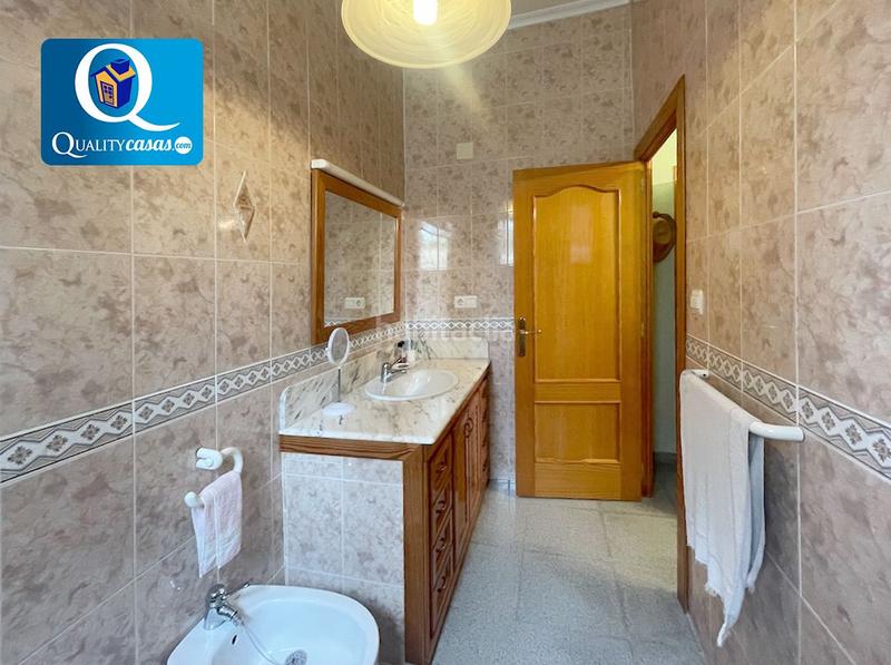 Foto 6b86bb05-8856-4640-9ed0-a2e3030fb617. Chalet villa en venta en elcheelx altabix, 5 dormitorios. en Elche / Elx