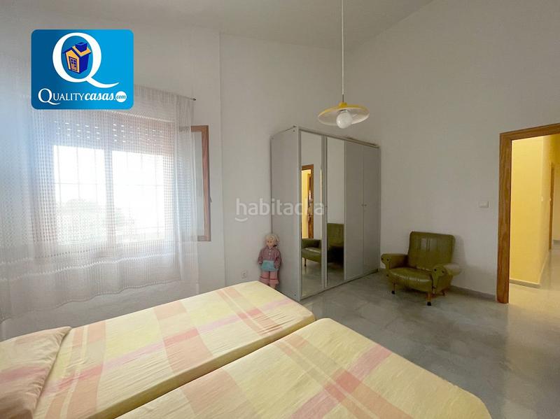 Foto 707f0930-250a-40b6-b805-35f609e9aeef. Chalet villa en venta en elcheelx altabix, 5 dormitorios. en Elche / Elx