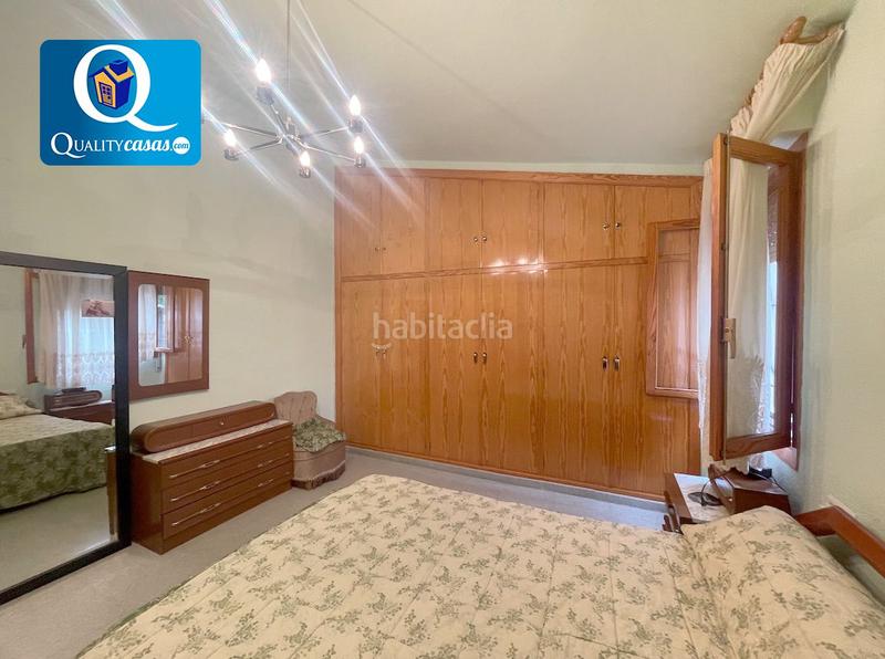 Foto 763e3481-c78a-45f8-ad3f-bee6d4f02d97. Chalet villa en venta en elcheelx altabix, 5 dormitorios. en Elche / Elx